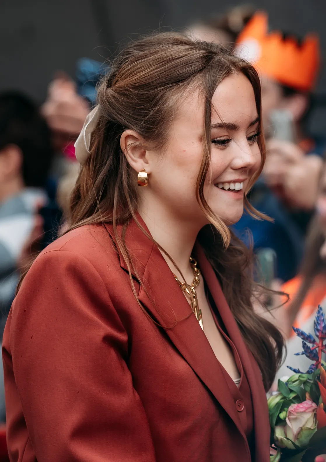 Prinses Ariane lacht tijdens Koningsdag in Emmen